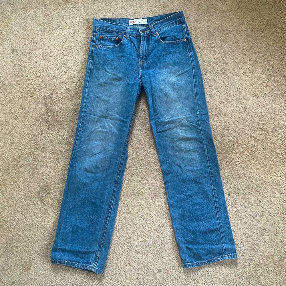 550 Levi’s in a blue wash.
